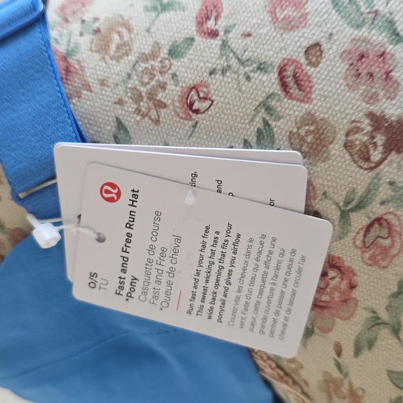 NWT Lululemon Athletica Sky Blue Cap - Picture 4 of 4